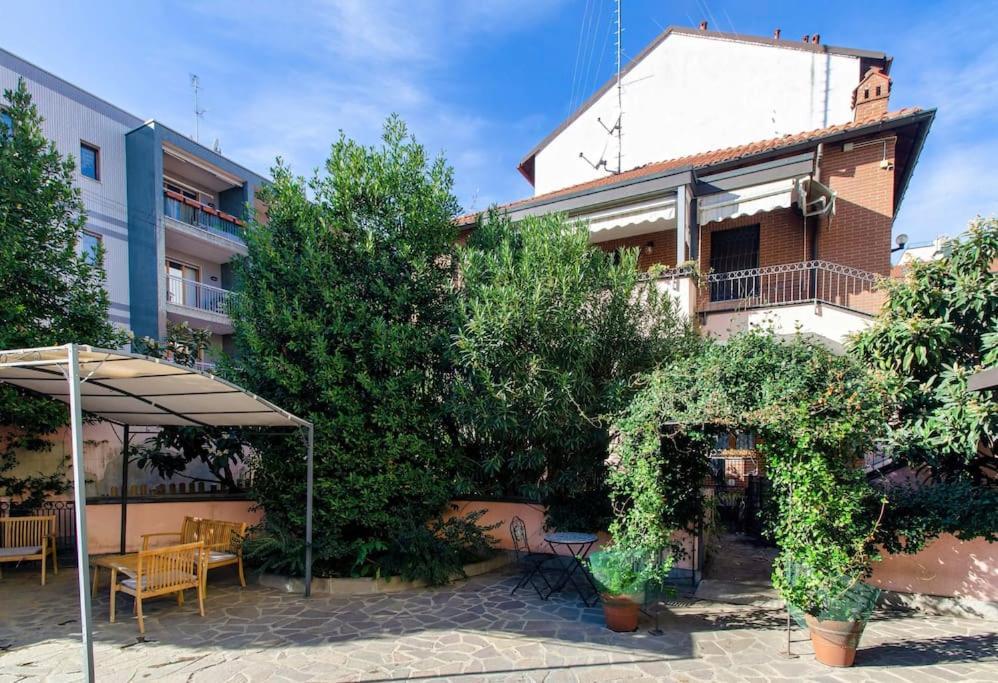 Un Insospettabile Angolo Verde In Citta Milão Exterior foto